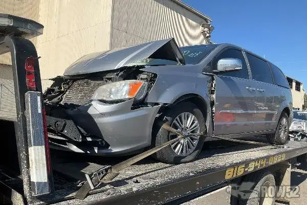 Photo of 2013 Chrysler Town & Country