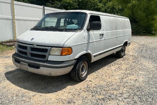 Photo of 1999 Dodge Ram Van