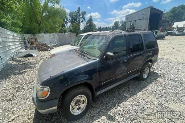Photo of 1999 Ford Explorer