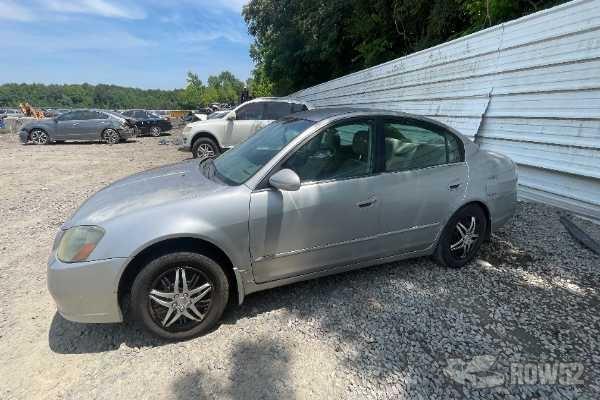 Photo of 2005 Nissan Altima