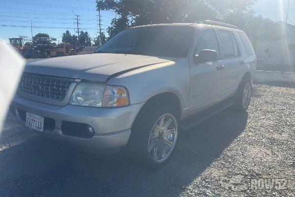Photo of 2005 Ford Explorer