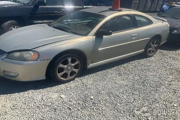 Photo of 2005 Dodge Stratus
