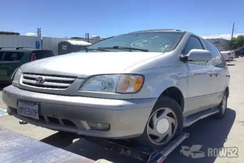 Photo of 2002 Toyota Sienna