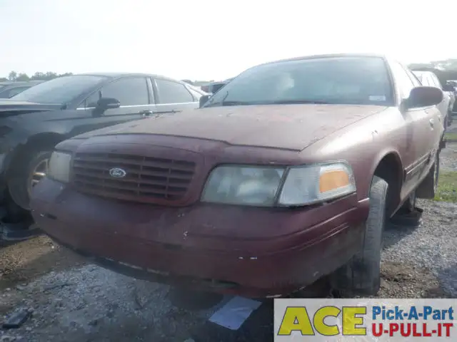 Photo of 2003 Ford Crown Victoria