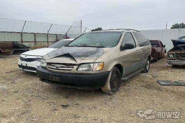 Photo of 2001 Toyota Sienna