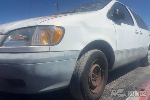 Photo of 2001 Toyota Sienna