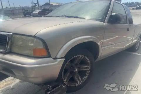 Photo of 2002 GMC Sonoma