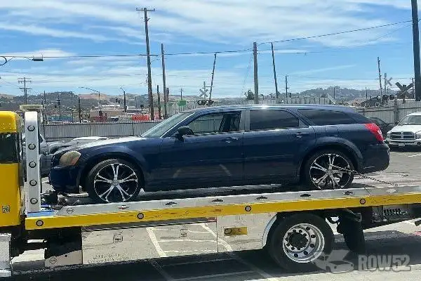 Photo of 2005 Dodge Magnum
