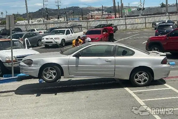 Photo of 2004 Pontiac Grand Am