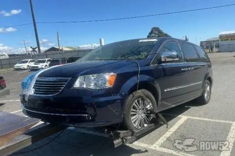 Photo of 2014 Chrysler Town & Country