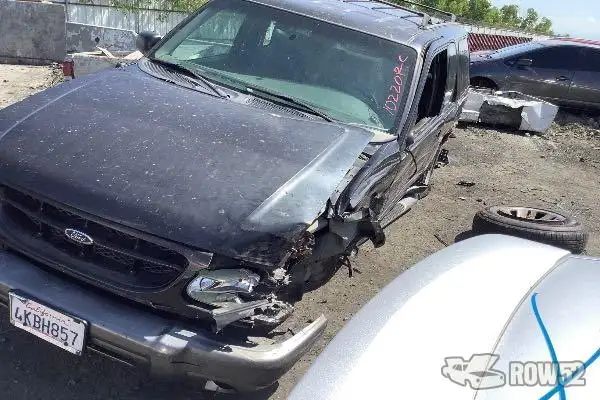 Photo of 2000 Ford Explorer