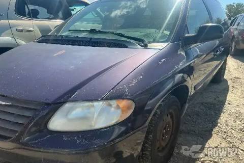 Photo of 2005 Chrysler Town & Country