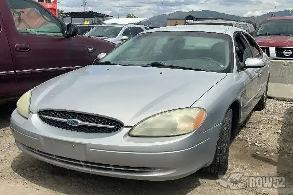 Photo of 2002 Ford Taurus