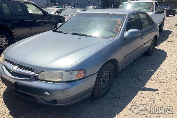 Photo of 2000 Nissan Altima