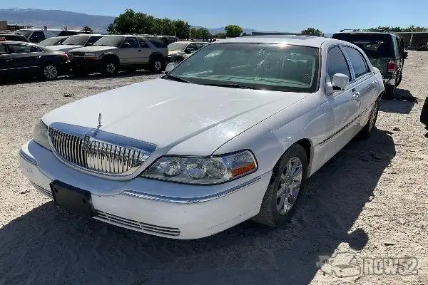 Photo of 2006 Lincoln Town Car