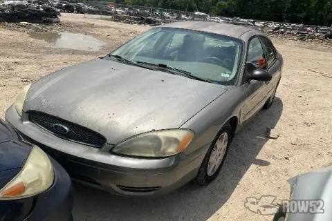 Photo of 2004 Ford Taurus