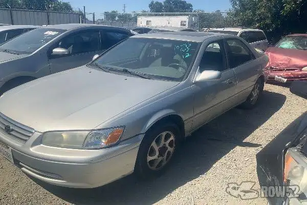 Photo of 2000 Toyota Camry