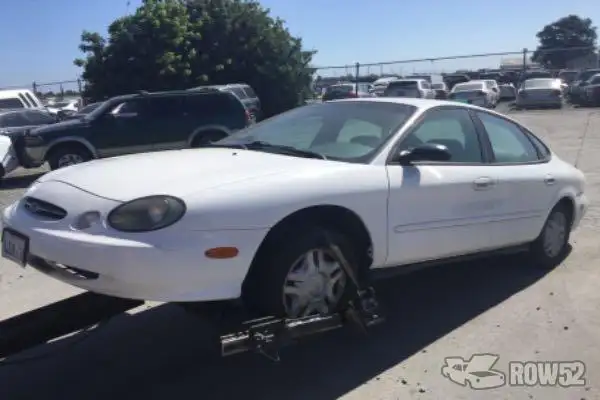 Photo of 1999 Ford Taurus