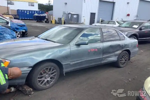 Photo of 1999 Toyota Avalon