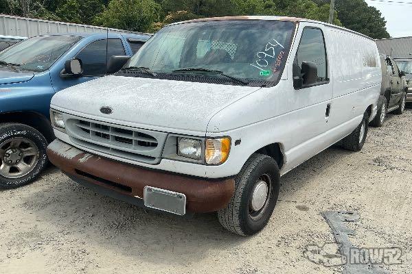 Photo of 2002 Ford Econoline