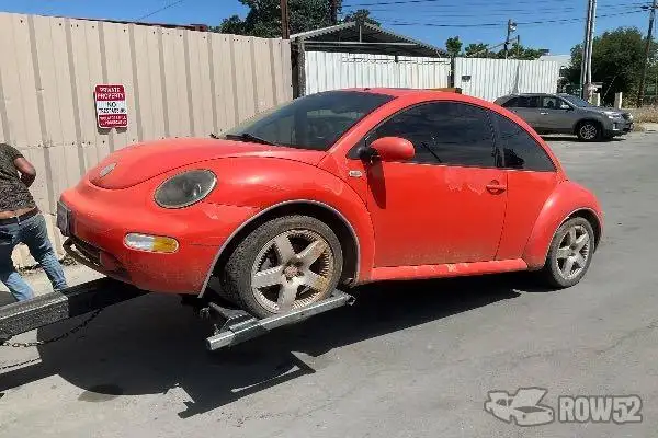 Photo of 2002 Volkswagen New Beetle