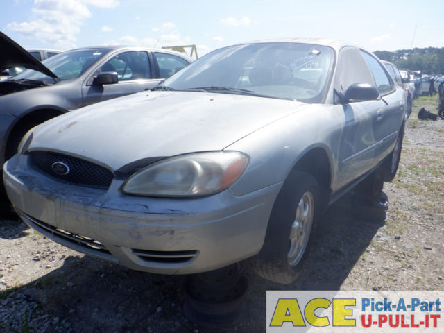 Photo of 2005 Ford Taurus