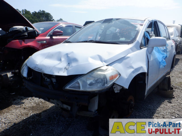 Photo of 2011 Nissan Versa