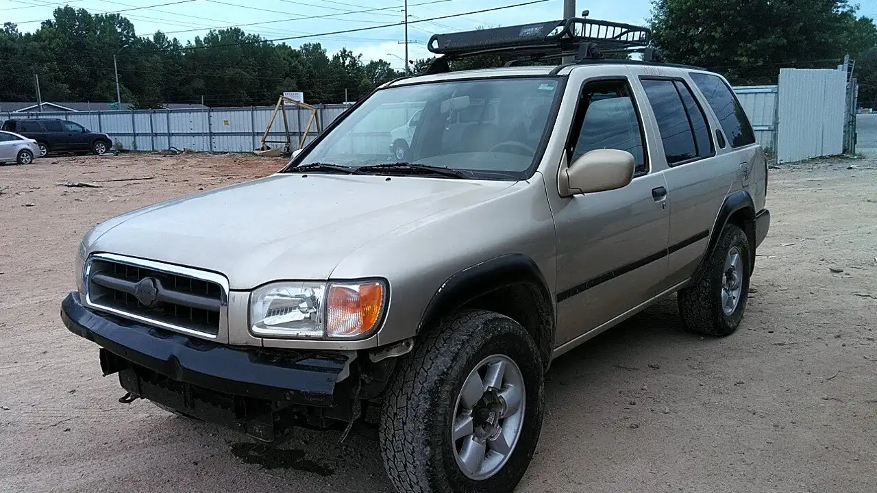 Photo of 2000 Nissan Pathfinder