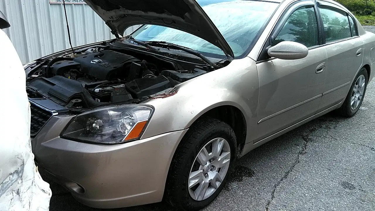Photo of 2005 Nissan Altima
