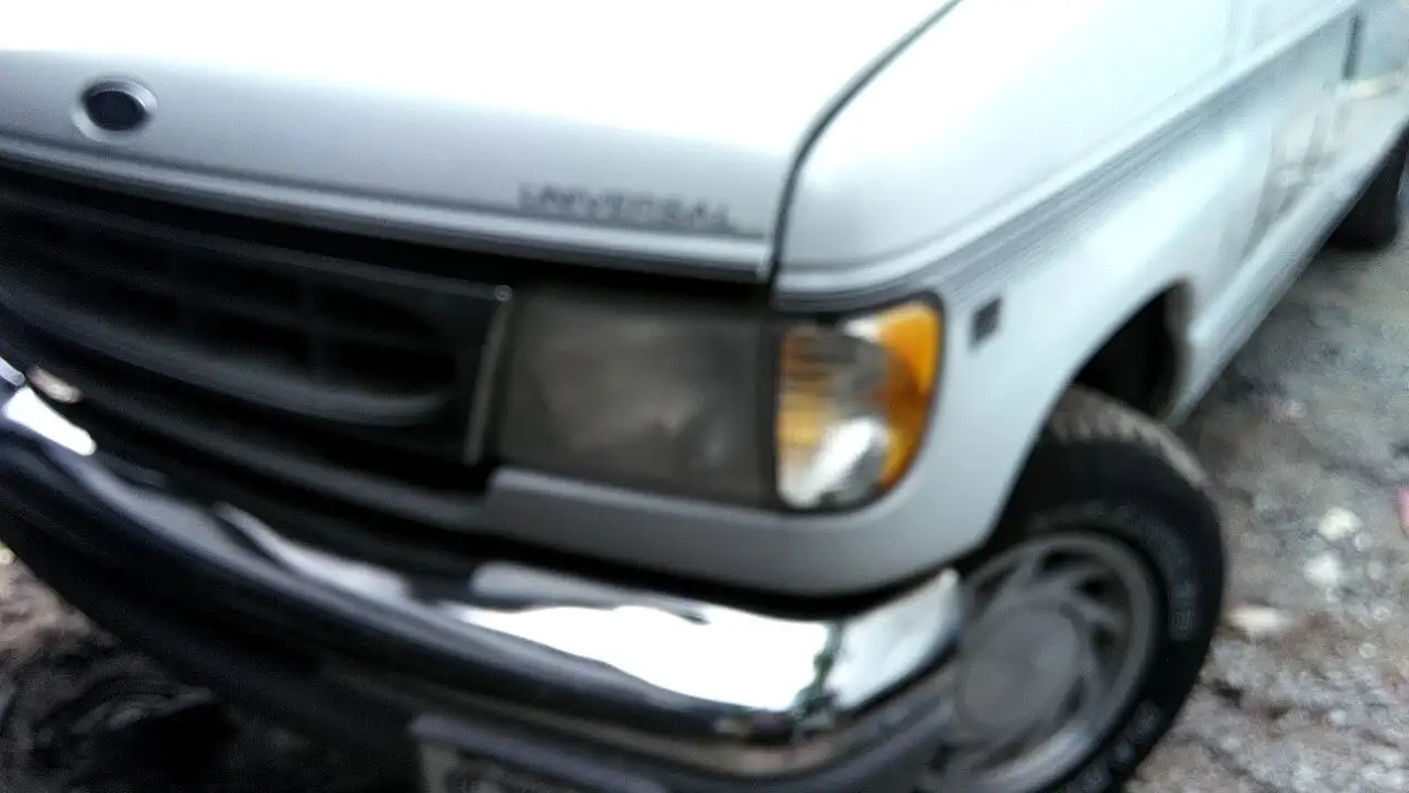 Photo of 2000 Ford E-150 Econoline