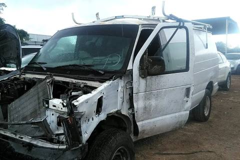 Photo of 2005 Ford E-350 Super Duty