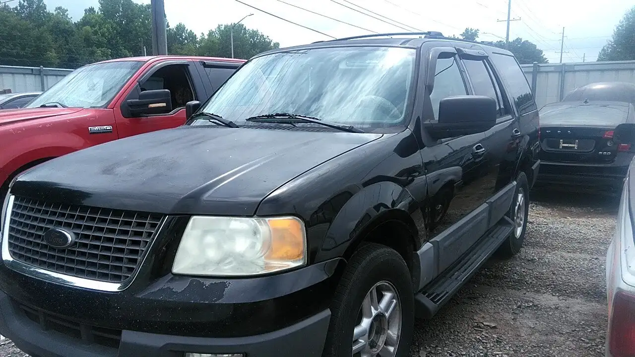 Photo of 2004 Ford Expedition