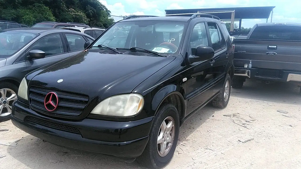 Photo of 2001 Mercedes-Benz Ml320