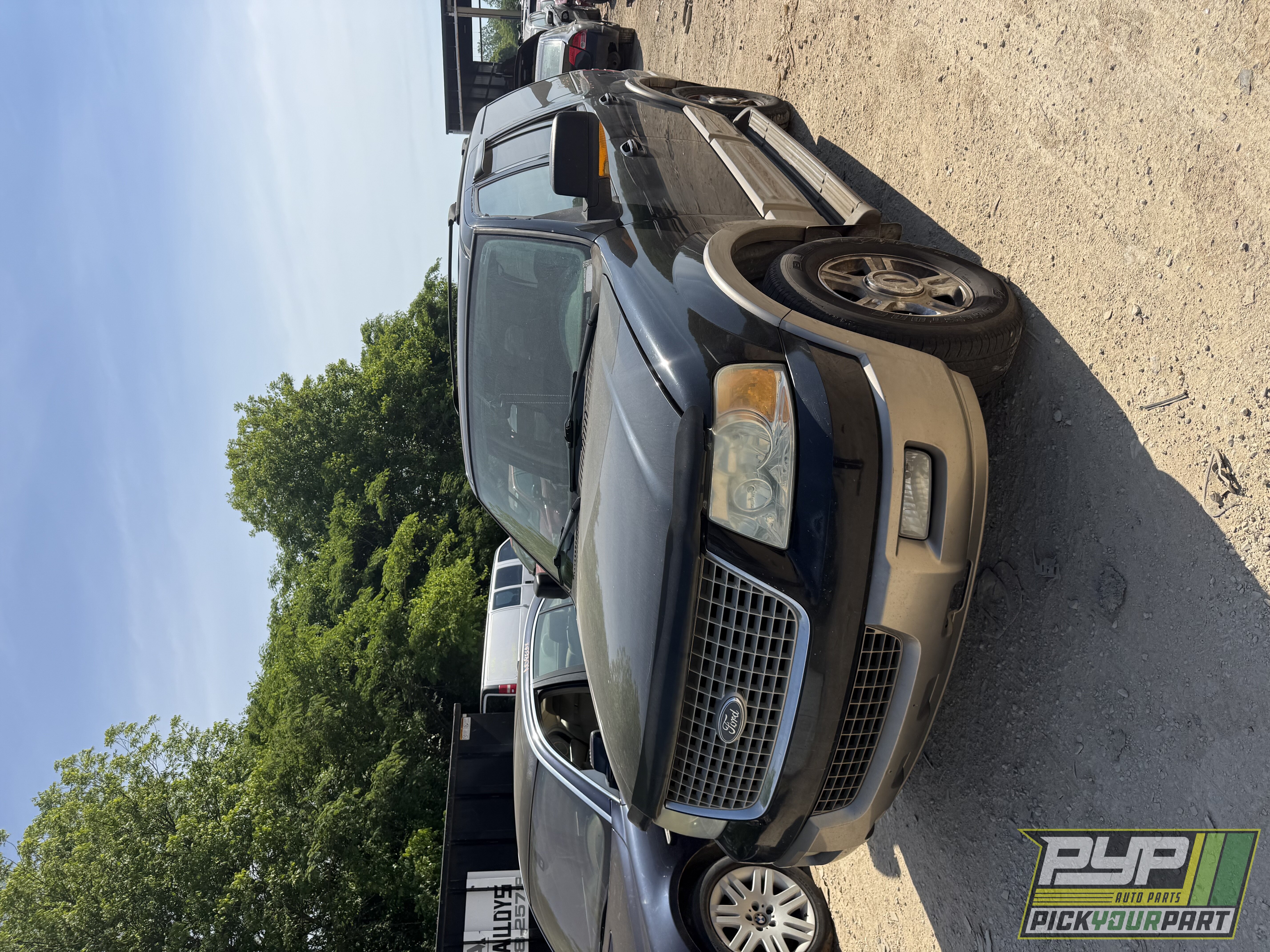 Photo of 2004 Ford Expedition