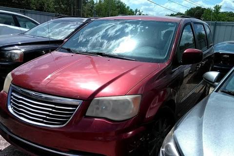 Photo of 2013 Chrysler Town & Country