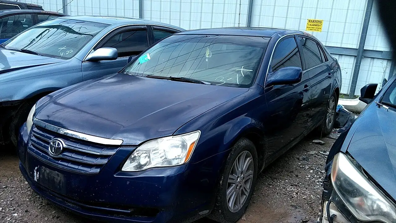 Photo of 2005 Toyota Avalon