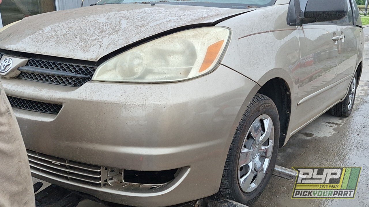 Photo of 2004 Toyota Sienna