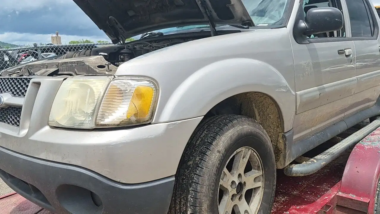 Photo of 2005 Ford Explorer Sport Trac
