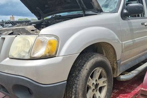 Photo of 2005 Ford Explorer Sport Trac