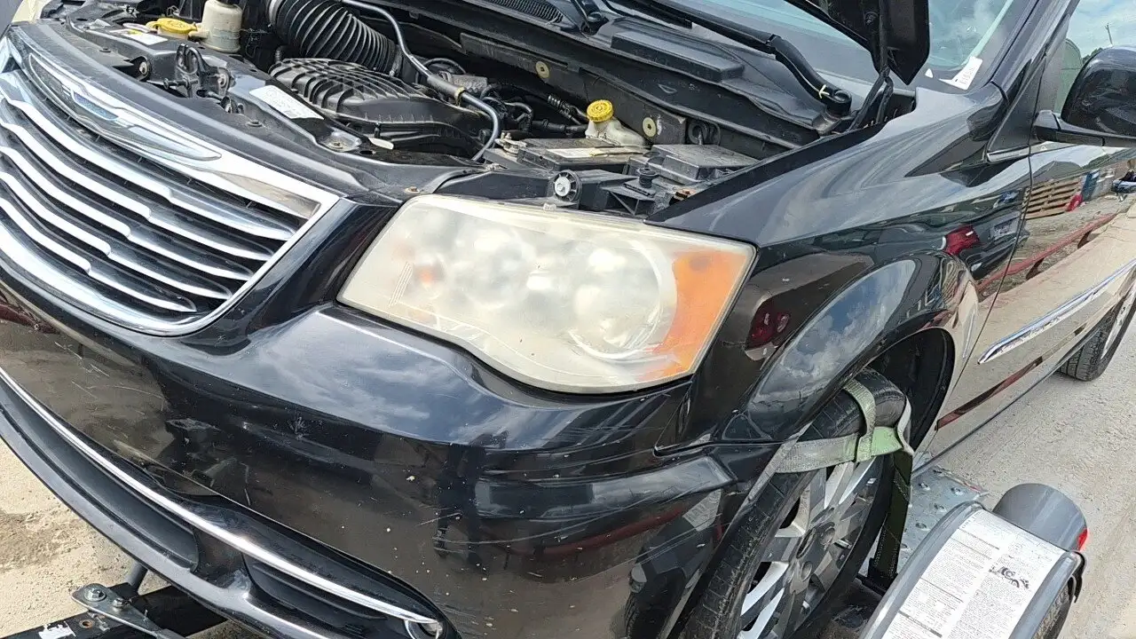 Photo of 2013 Chrysler Town & Country