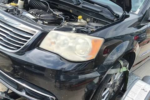Photo of 2013 Chrysler Town & Country
