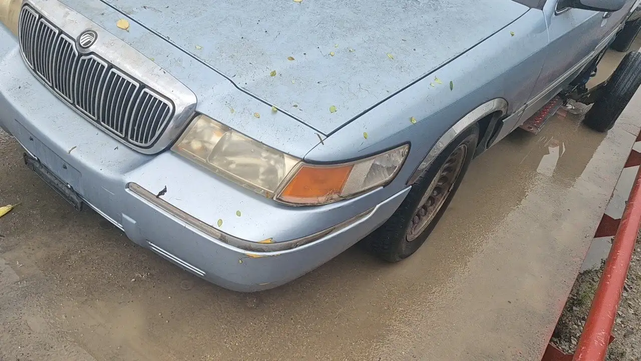 Photo of 2001 Mercury Grand Marquis