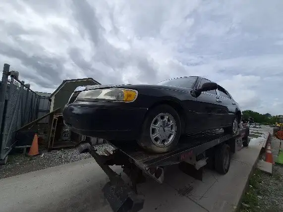 Photo of 1999 Lincoln Town Car