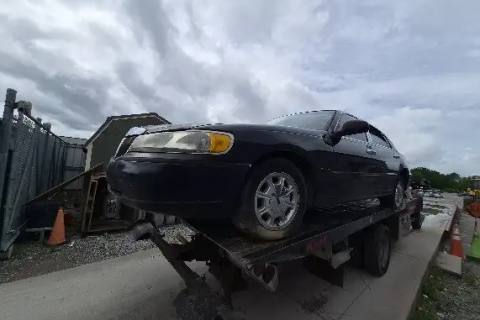 Photo of 1999 Lincoln Town Car