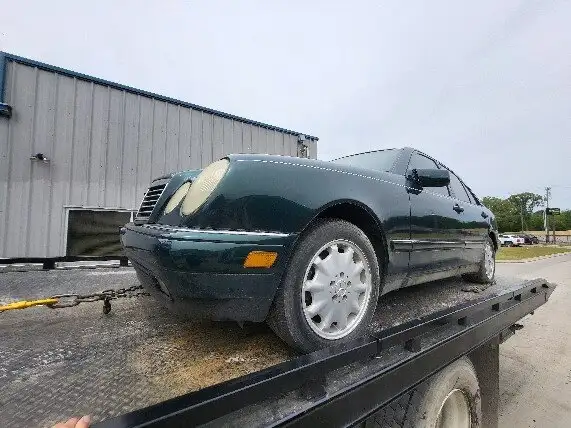Photo of 1997 Mercedes-Benz E320