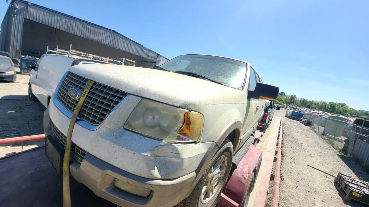 Photo of 2003 Ford Expedition