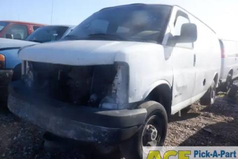 Photo of 2005 Gmc Savana 2500 Van
