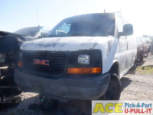 Photo of 2004 Gmc Savana 2500 Van