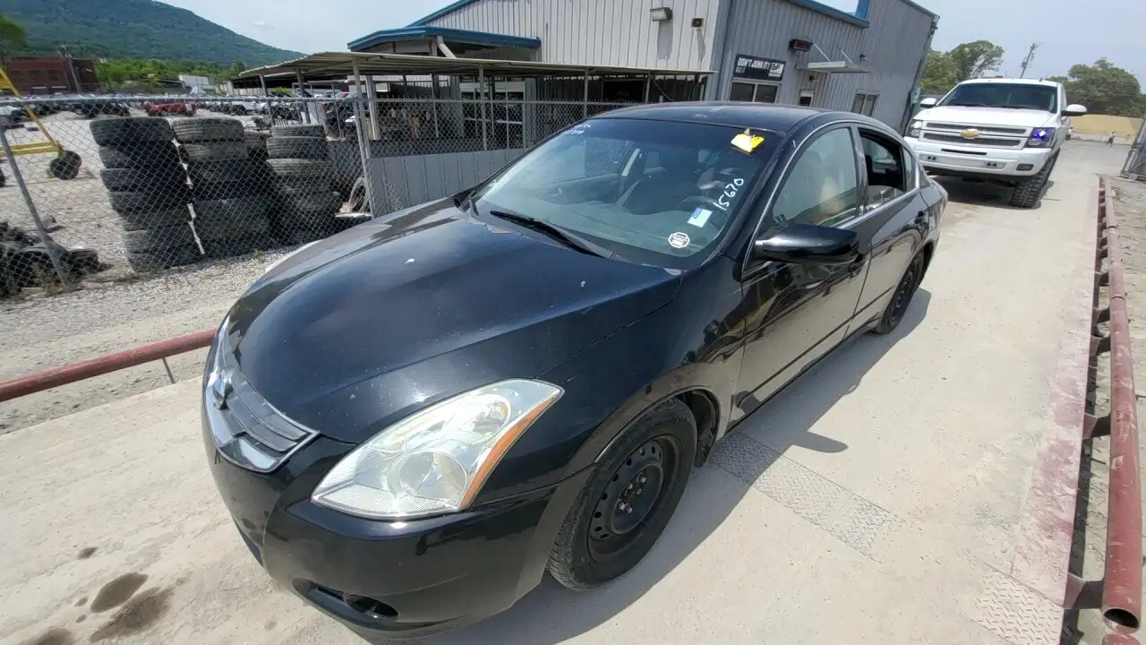 Photo of 2011 Nissan Altima
