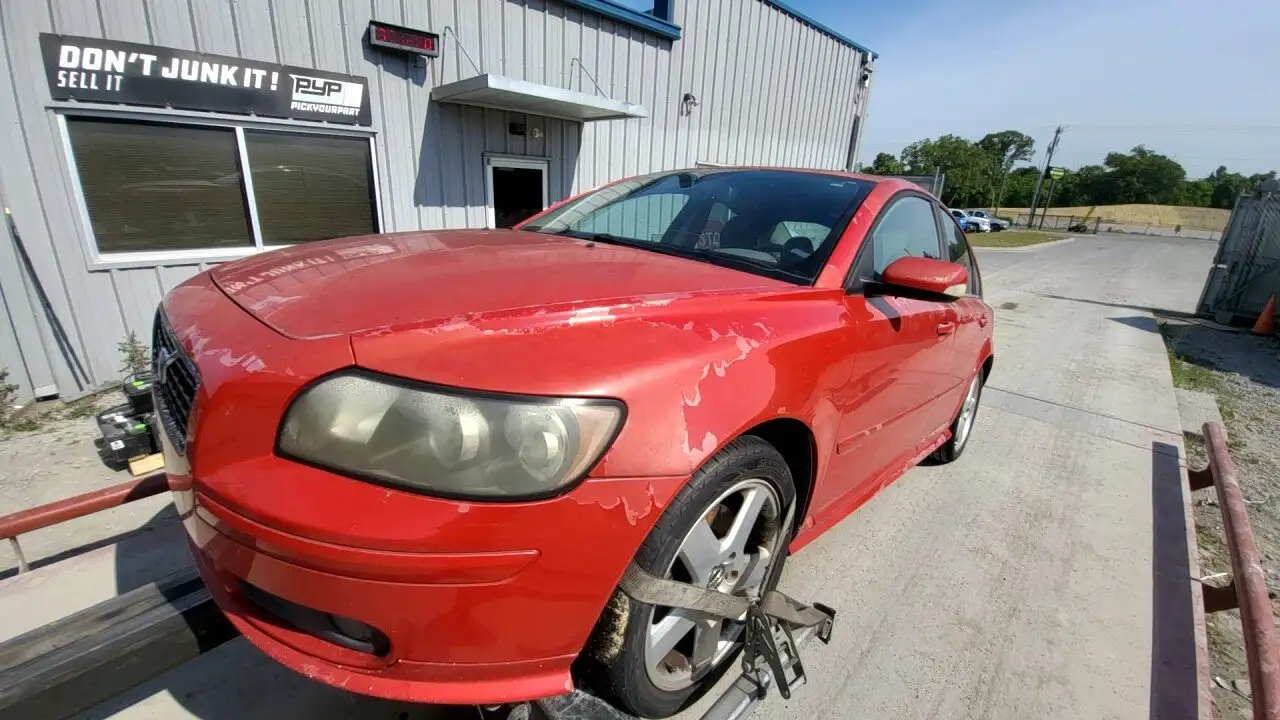 Photo of 2005 Volvo S40